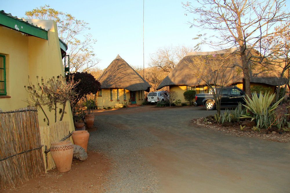 Lesoma Valley Lodge Kasane Exteriör bild